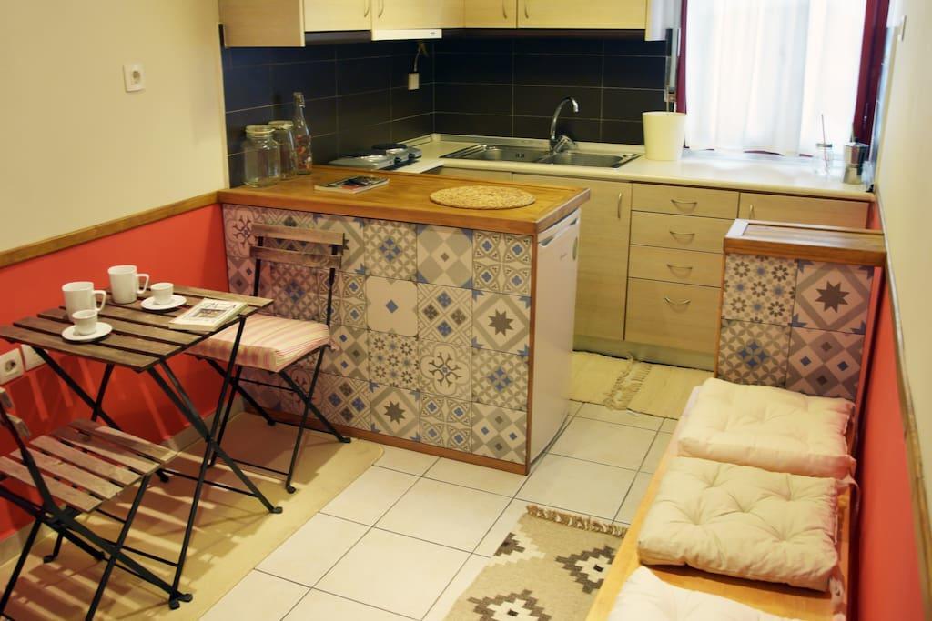 Blue & Red Apartment Афины Экстерьер фото